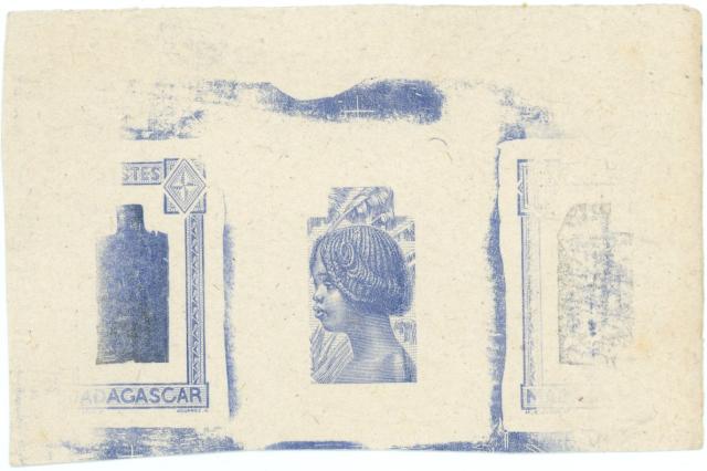 Madagascar_1936_Yvert_165a-Scott_unadopted_woman_head_blue_typo_AP