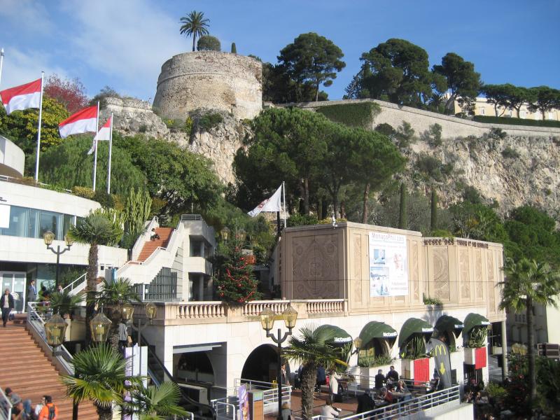 outside_of_MonacoPhil_2015_l