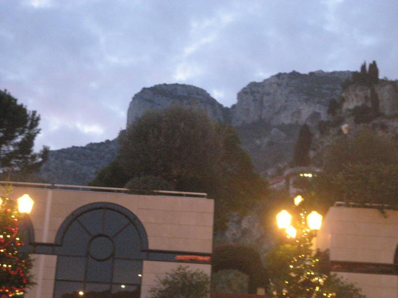 outside_of_MonacoPhil_2015_v