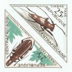 Central_Africa_1962_Yvert_Taxe_11-12-Scott_J11-12_hand_multicolor_b_detail