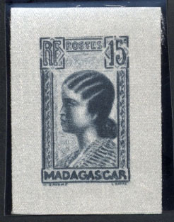 Madagascar_1936_Yvert_166b-Scott_unadopted_woman_head_grey_on_silk_typo_AP